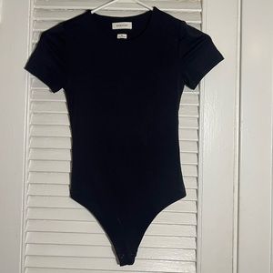 Babaton Contour Crew Shortsleeve Bodysuit